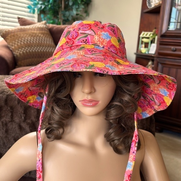 Brand New Steve Madden Large Beach Hat Coral Tropical Fruit Floppy Straps Sun